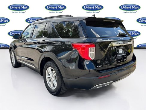 Used 2024 Ford Explorer XLT w/ Equipment Group 202A image 6