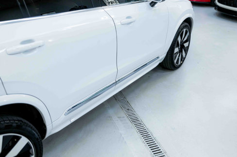 Used 2023 Volvo XC90 T8 Ultimate w/ Lounge Package image 22