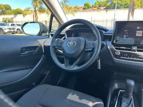 Used 2025 Toyota Corolla LE image 32