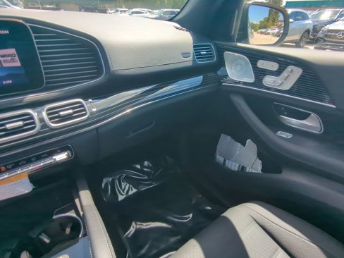 New 2026 Mercedes-Benz GLS 450 4MATIC image 4