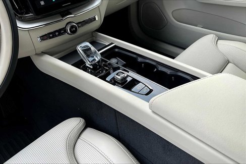 New 2026 Volvo XC60 T8 Ultra image 10