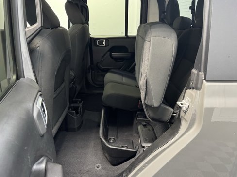Used 2021 Jeep Gladiator Willys image 33