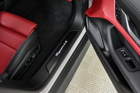 New 2025 Porsche Taycan 4S image 25