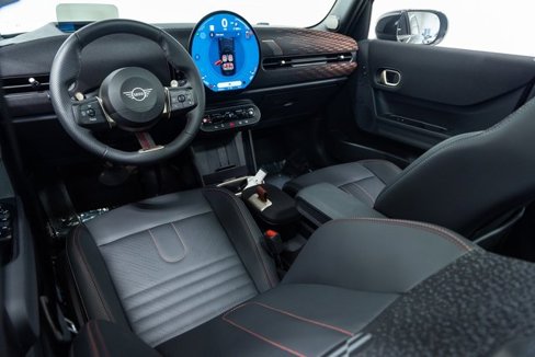 Certified 2025 MINI Cooper S image 22