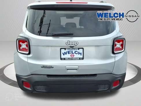 Used 2021 Jeep Renegade Latitude image 3