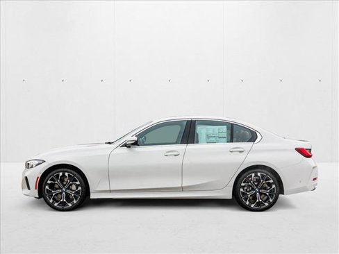 Used 2025 BMW 330i xDrive Sedan w/ Premium Package image 8