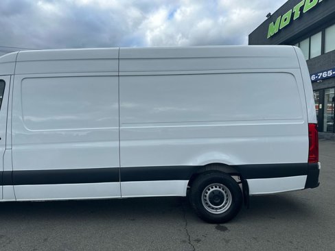 Used 2022 Mercedes-Benz Sprinter 2500 image 7