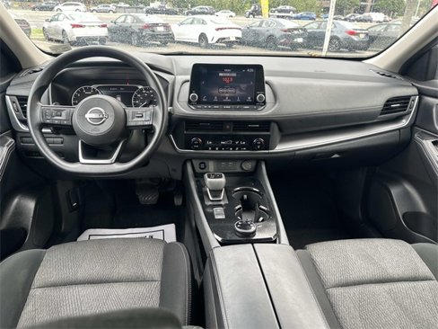 Used 2024 Nissan Rogue SV image 15