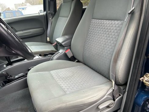 Used 2005 Jeep Liberty Sport image 13
