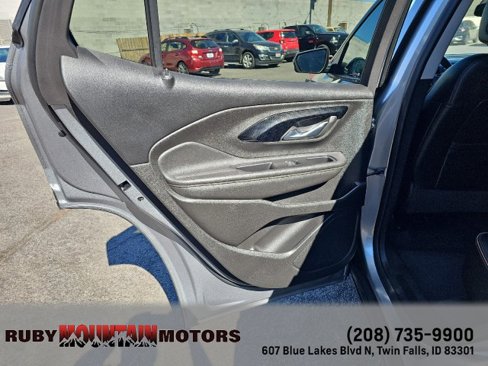 Used 2023 GMC Terrain AT4 image 21