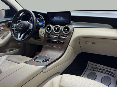 Used 2020 Mercedes-Benz GLC 300 w/ Premium Package image 7