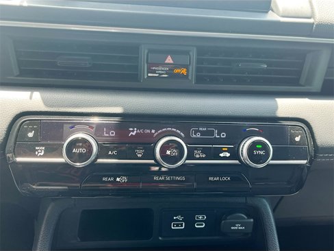 Used 2025 Honda Pilot Touring image 16