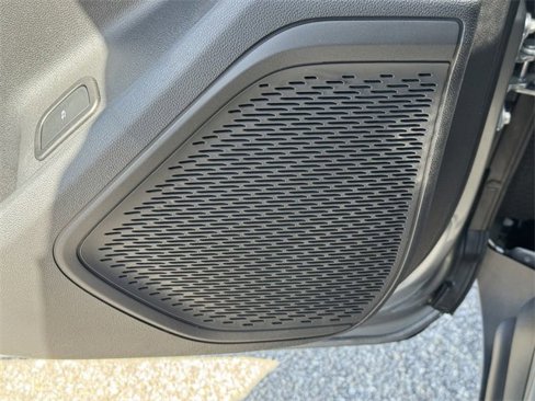 New 2025 Chevrolet Traverse LT w/ Driver Confidence Package image 19