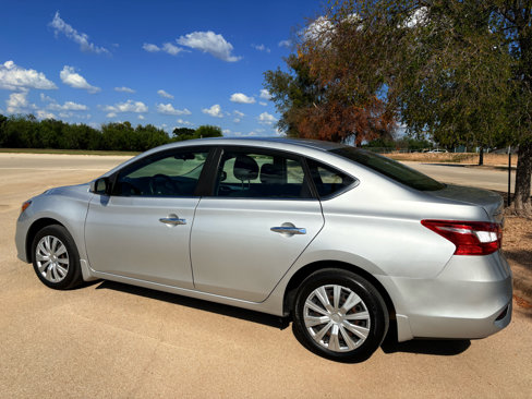 Used 2019 Nissan Sentra S image 2