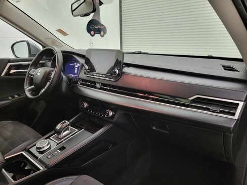 Used 2024 Mitsubishi Outlander SE image 37