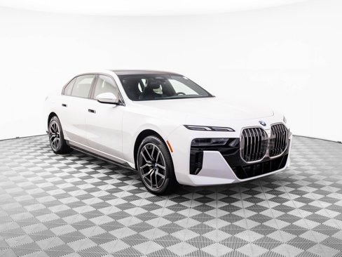 New 2025 BMW i7 eDrive50 w/ M Sport Package image 9