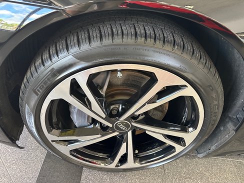 Used 2023 Audi e-tron GT Premium Plus image 26