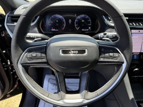 New 2025 Jeep Grand Cherokee L Limited image 17