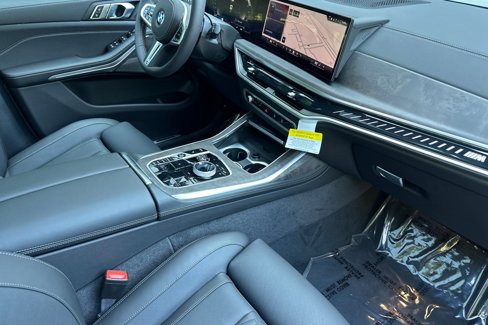 New 2026 BMW X7 M60i image 14