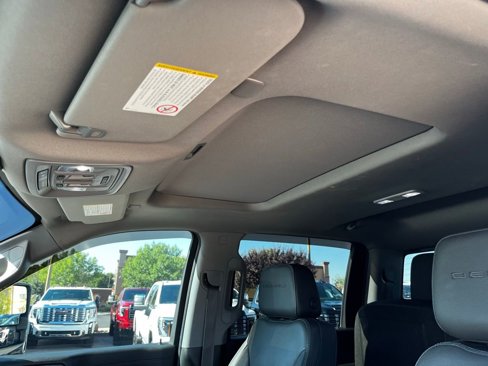 Used 2022 GMC Sierra 3500 Denali w/ Denali Ultimate Package image 18
