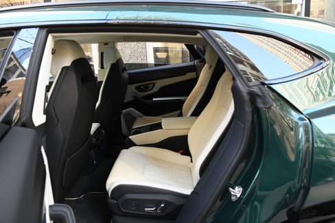 Used 2024 Lamborghini Urus S image 11
