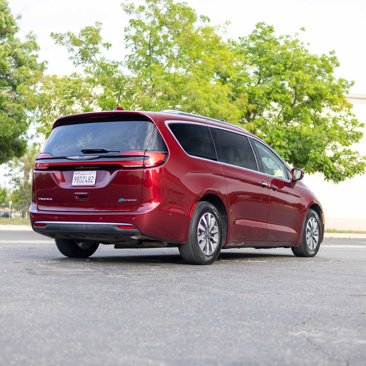 Used 2021 Chrysler Pacifica Touring-L image 7