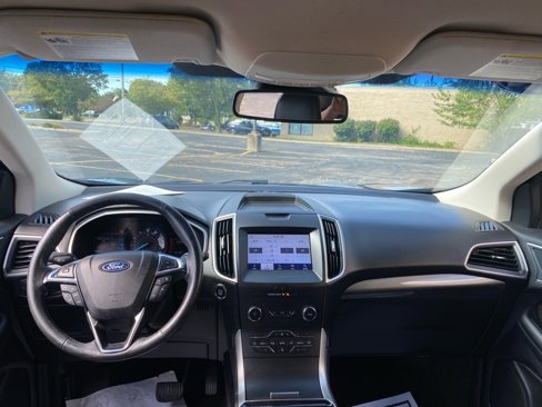 Used 2020 Ford Edge SEL image 16