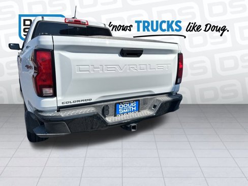 Used 2024 Chevrolet Colorado W/T w/ WT Convenience Package image 5