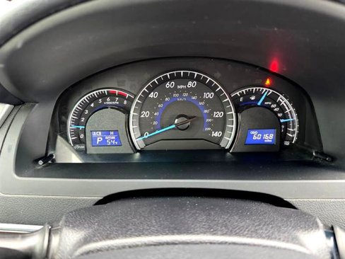 Used 2014 Toyota Camry SE image 11