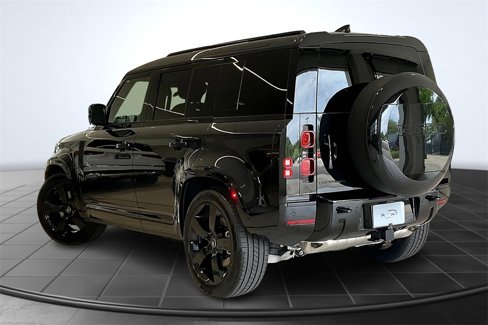 New 2025 Land Rover Defender 110 X-Dynamic SE image 3