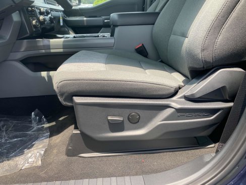 New 2025 Ford F350 XLT w/ Black Appearance Package image 15