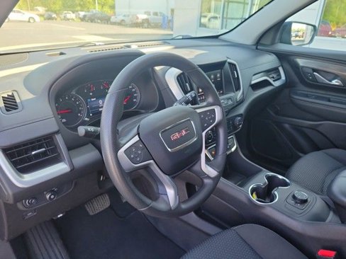 Used 2024 GMC Terrain SLE image 16