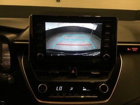 Used 2021 Toyota Corolla LE image 48