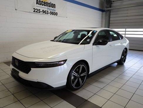 Used 2024 Honda Accord Sport image 2