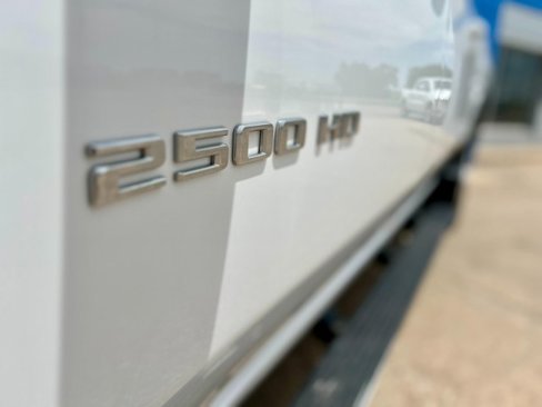 Used 2022 Chevrolet Silverado 2500 LT image 11