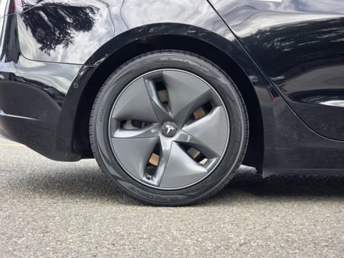 Used 2020 Tesla Model 3 Standard Range Plus image 43