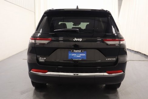 New 2025 Jeep Grand Cherokee Limited image 8