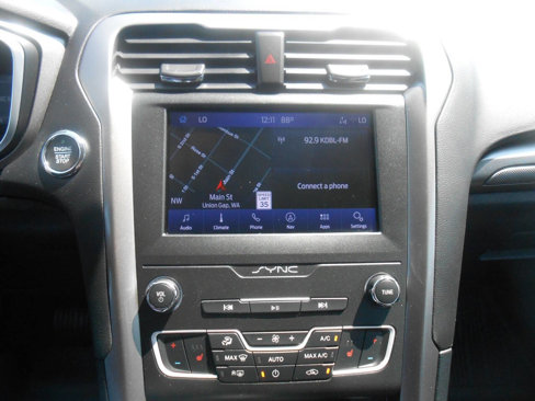 Used 2019 Ford Fusion SE image 11