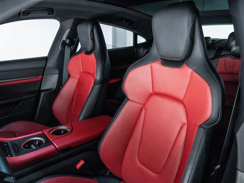 Certified 2025 Porsche Taycan 4S image 4
