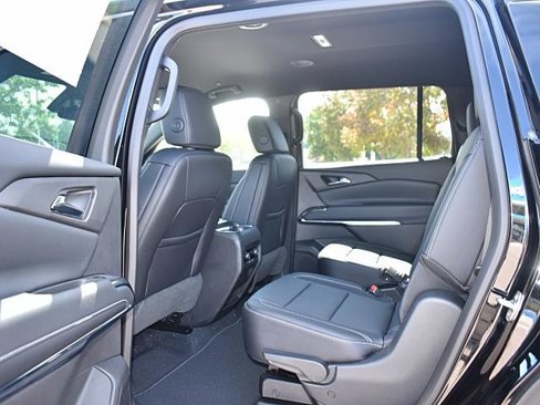 New 2026 Chevrolet Traverse LT image 8