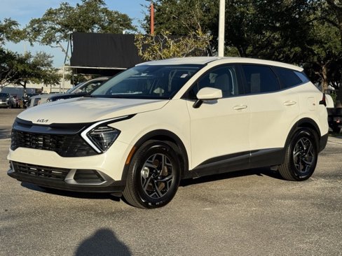 New 2025 Kia Sportage LX image 2