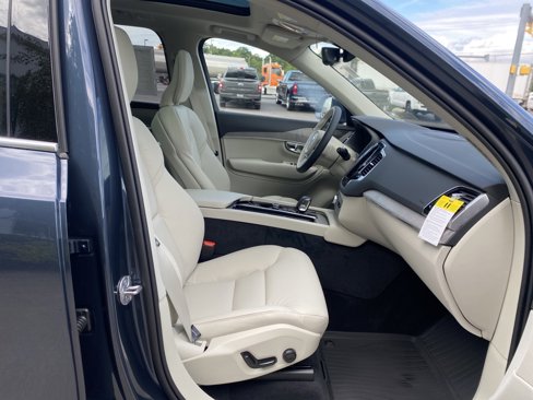 Certified 2025 Volvo XC90 T8 Plus w/ Protection Package Premier image 44
