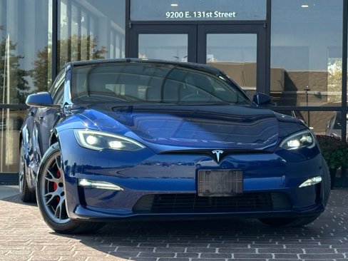 Used 2023 Tesla Model S Plaid image 1