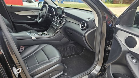Used 2019 Mercedes-Benz GLC 300 w/ Premium Package image 28