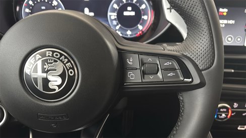 New 2025 Alfa Romeo Giulia AWD image 15