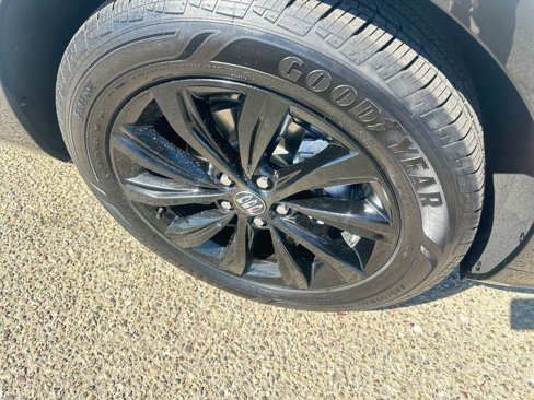 Used 2025 Buick Envista Sport Touring image 30