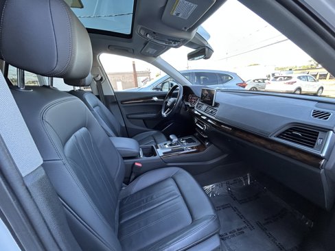 Used 2019 Audi Q5 2.0T Premium Plus w/ Premium Plus Package image 19