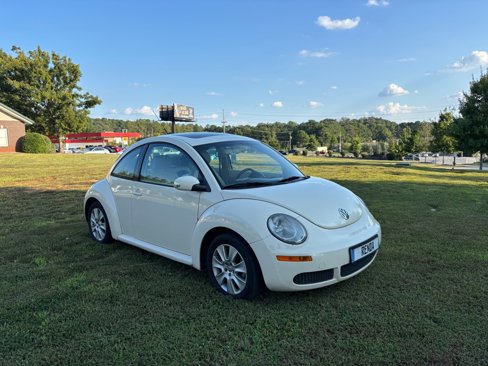 Used 2009 Volkswagen Beetle S image 4