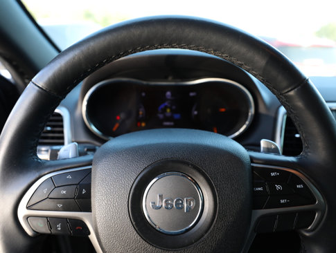 Used 2017 Jeep Grand Cherokee Limited image 23