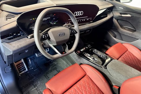 New 2025 Audi SQ6 e-tron Premium Plus image 9
